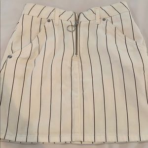 LF mini white and black skirt